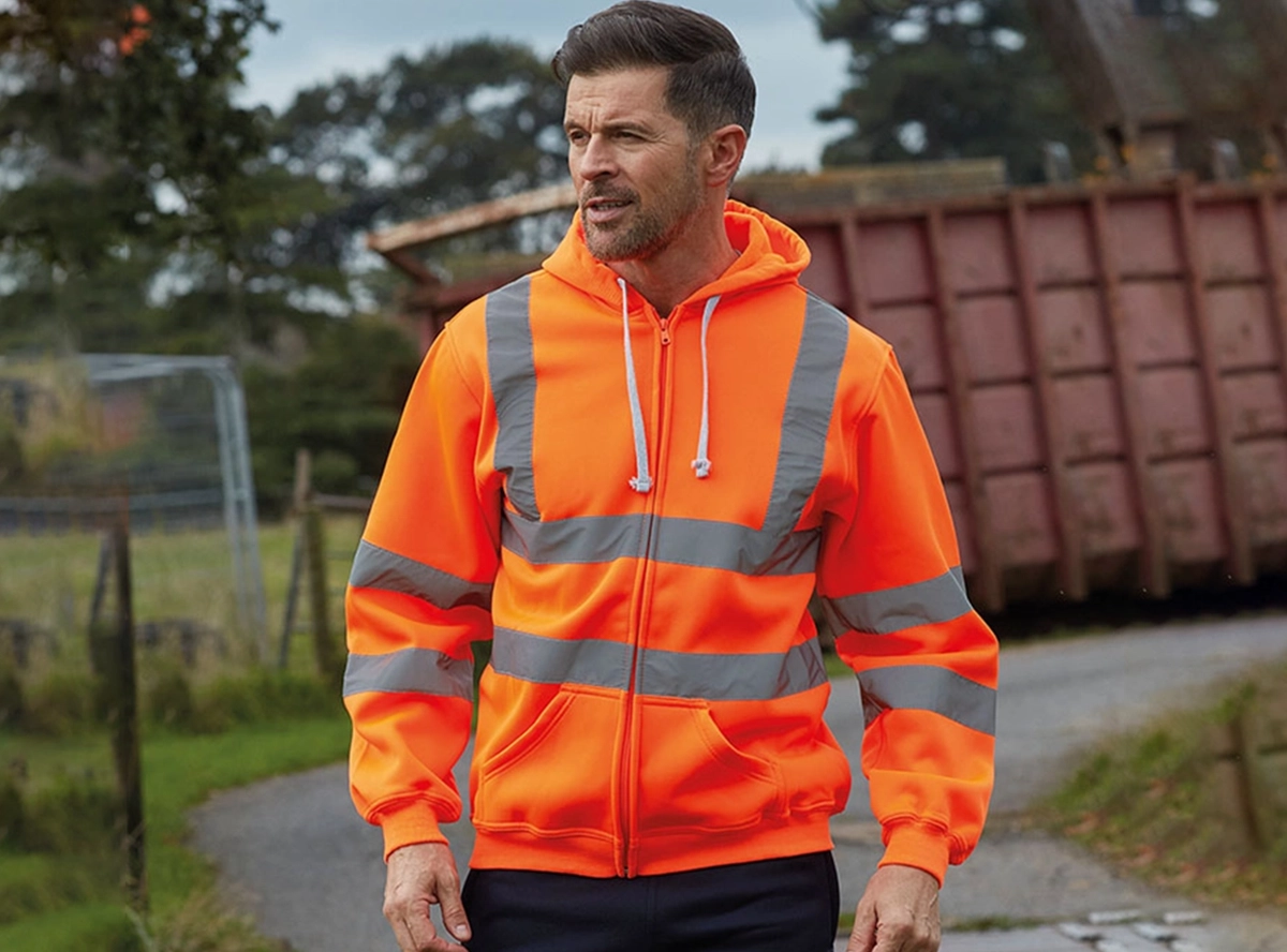 Why Thermal Work Gloves Are Essential for Winter Jobs