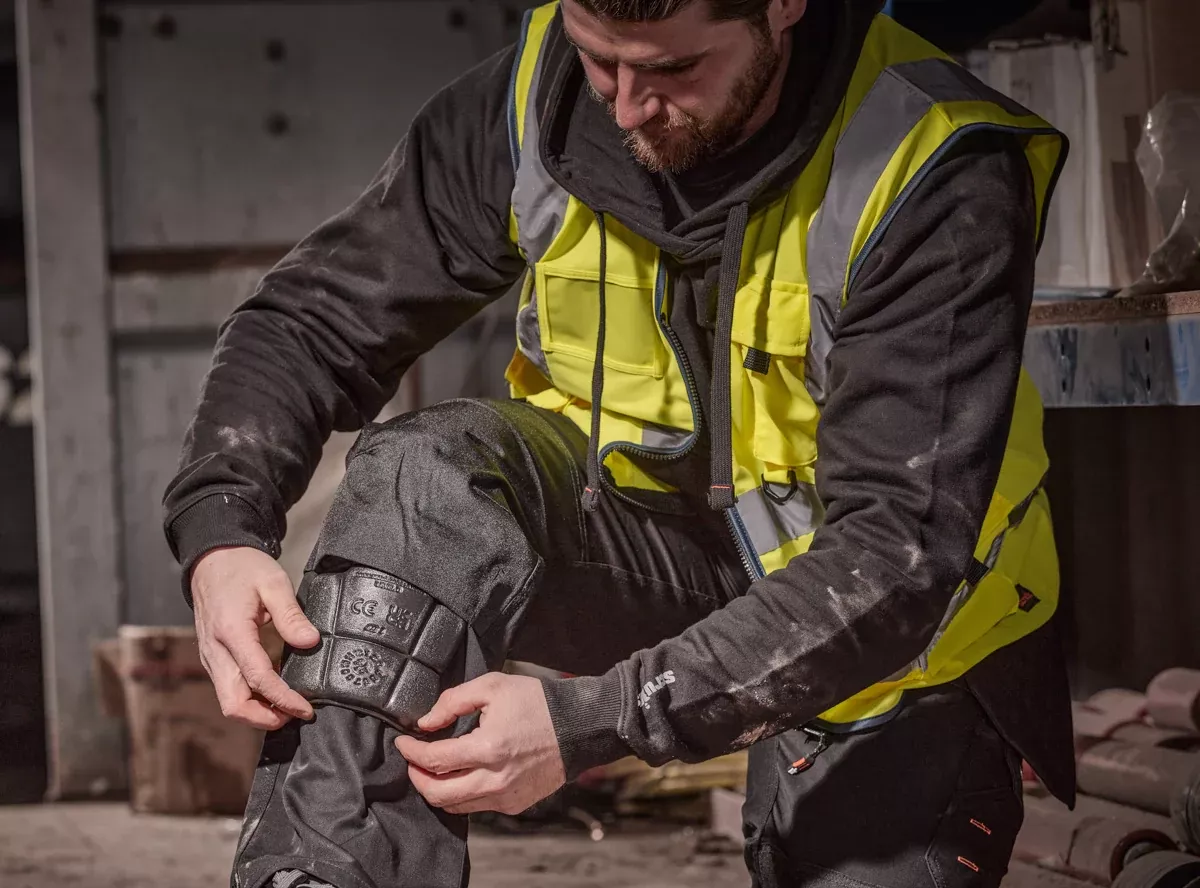 Why Thermal Work Gloves Are Essential for Winter Jobs